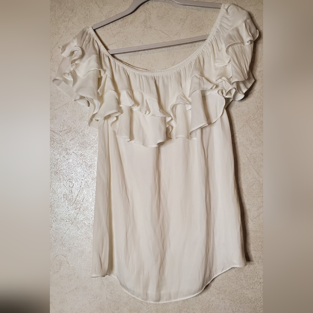 DO+BE Elegant Cream Ruffle Blouse   SIZE: M